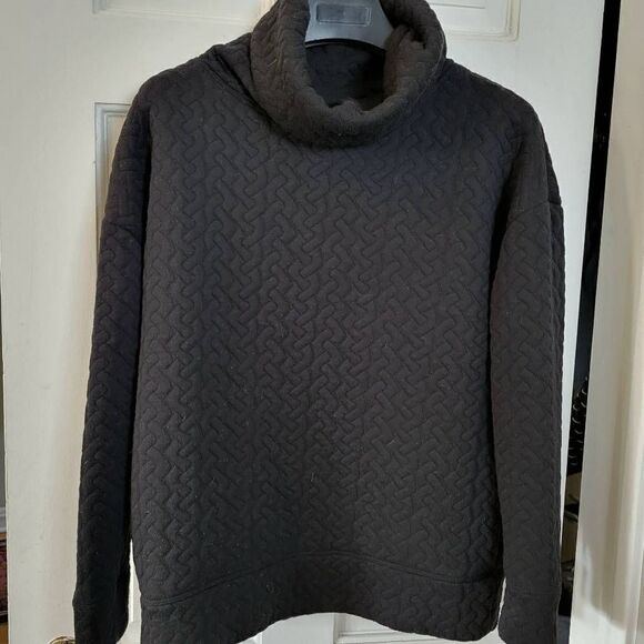 GapFit Quilted Pullover Top - Picture 1 of 9
